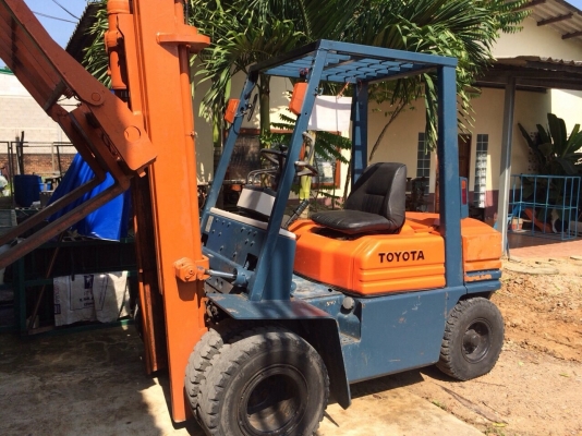 ขายโฟลลิฟ toyota 2.5tสูง4เมตร มีอิ้ง  งาเท