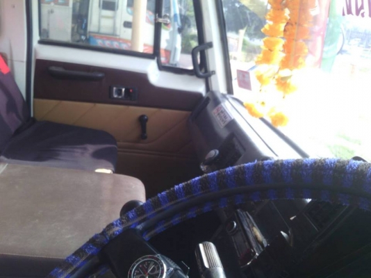 **770,000บ.ต่อรอง**ขาย6ล้อดั้มดิน ISUZU ROCKY FTR11 6BD1-165HP รถห้าง คัสซีใหญ่ เครื่องเดิมเกียร์เดิม เครื่องดี แห้ง แน่นๆ ไม่มีเยิ้ม เกียร์ดีไม่มีหอน ช่วงล่างเดิมคัสซีสวยเดิม ใหญ่ ไม่ปะไม่ดาม กระบะดั้มเหล็ก6ตันยิงหน้า3.80ม.สภาพดี พื้นดีข้างสวย ไม่ผุ หัวเ