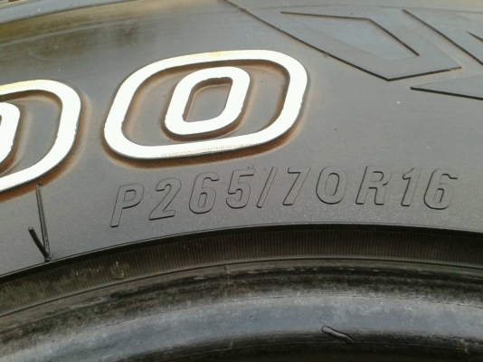 ขาย ยางA/T 265/70R16ปี13สวยๆ ครับ ขาย ยางA/T 265/70R16ปี13สวยๆ ครับ