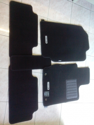 ขายพรมไทรทันแท้ ของใหม่ครับ