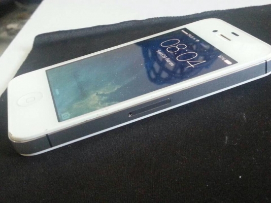 ขายIphone 4 s 16g เครื่องไทย เครื่องใช้ดี ไม่มี ปัญหา แค่อยากเปลี่ยนเครื่องใหม่ ตามรูป ถูกๆครับ 6500 ติดต่อ 0811160919