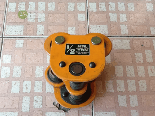 ขายรอกค้างคาว VITAL 1/2TON. สำหรับวิ่งบนเหล็ก Made in japan.