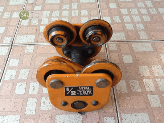 ขายรอกค้างคาว VITAL 1/2TON. สำหรับวิ่งบนเหล็ก Made in japan.