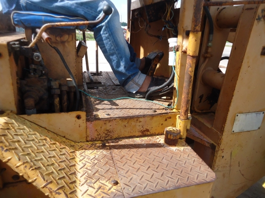 ขายด่วนรถตักเอวอ่อนFURUKAWAเครือง4สูบ2เพลาโฟวีล4WD