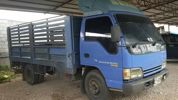 ขายหกล้อ ISUZU NPR71LY52A3-130 เทอร์โบร์ ปี48 ยาว 5 เมตร เพาเวอร์ แอร์เย็น รถเดิมไม่เคิยทำสี