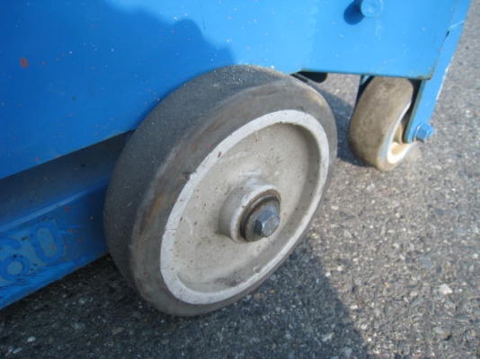 Genie ลิฟต์สูง 9 เมตร สภาพสวย นำเข้าจากญี่ปุ่น ถึงไทยแล้วครับ