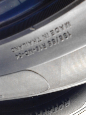 195/55R15 DEESTONE NAKARA ปี 2011 มี 2 เส้น TEL.081-427-3941