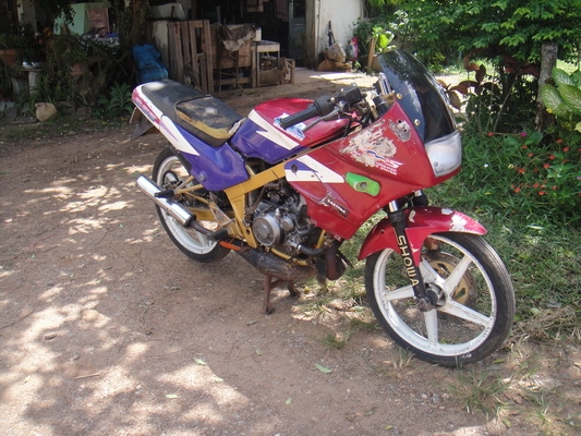 KR 150 cc  สีแดง ทะเบียนพร้อมชุดโอน