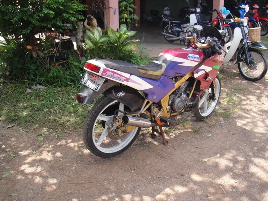 KR 150 cc สีแดง ทะเบียนพร้อมชุดโอน KR 150 cc สีแดง ทะเบียนพร้อมชุดโอน