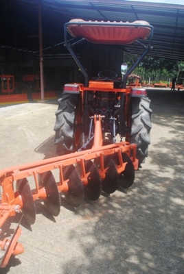 ขายรถไถ Kubota L 3408 (4WD) พร้อมอุปกรณ์ต่อพ่วงหลัง จะเอาผานพรวนหรือโรตารีก็ได้ครับ