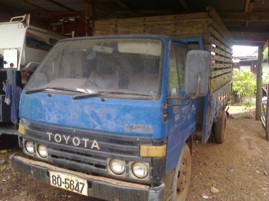 รถ6ล้อโตโยต้า2ปัดเครื่อง110แรง ทะเบียนขาดปี50 ้เอกพร้อม