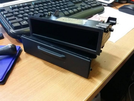 กล่อง 1 ดิน ของโตโยต้า ตระกูล AE มีสองชิ้นแบบมีฝาปิดกับไม่มีฝา