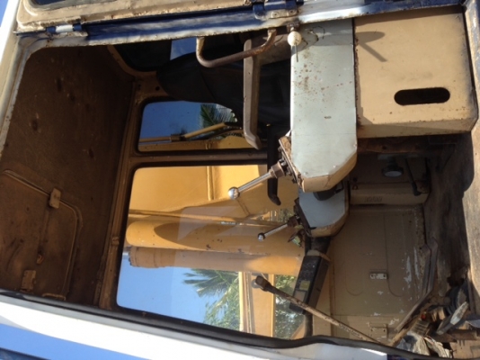 ขายด่วน Komatsu PC 200-5  เก่าใน คอนโทรลสั้น สภาพสวย เครื่องปั้มดี ช่วงล่างสวย ใบแทรค 70  ตรวจเชคสภาพพร้อมใช้งาน