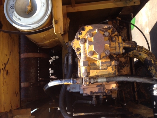 ขายด่วน Komatsu PC 200-5  เก่าใน คอนโทรลสั้น สภาพสวย เครื่องปั้มดี ช่วงล่างสวย ใบแทรค 70  ตรวจเชคสภาพพร้อมใช้งาน