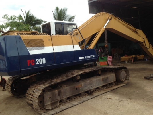 ขายด่วน Komatsu PC 200-5  เก่าใน คอนโทรลสั้น สภาพสวย เครื่องปั้มดี ช่วงล่างสวย ใบแทรค 70  ตรวจเชคสภาพพร้อมใช้งาน