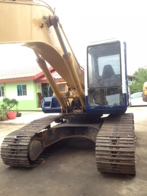 ขายด่วน Komatsu PC 200-5  เก่าใน คอนโทรลสั้น สภาพสวย เครื่องปั้มดี ช่วงล่างสวย ใบแทรค 70  ตรวจเชคสภาพพร้อมใช้งาน