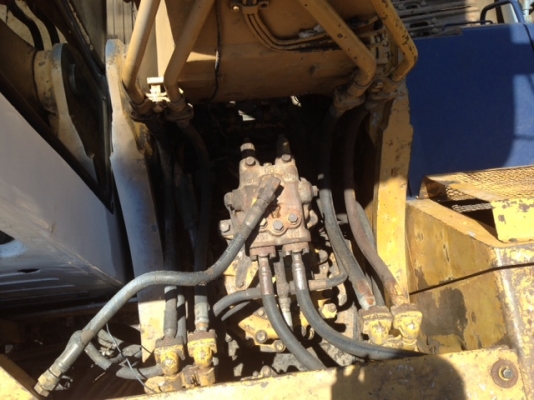 ขายด่วน Komatsu PC 200-5  เก่าใน คอนโทรลสั้น สภาพสวย เครื่องปั้มดี ช่วงล่างสวย ใบแทรค 70  ตรวจเชคสภาพพร้อมใช้งาน