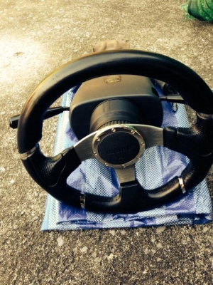 พวงมาลัยสามห่วงตรงรุ่นพร้อมแกนและยกเลี้ยวซ้ายขวาพร้อมเบ้ากุญแจ สภาพสวย ใช้งานใด้เลยไม่ต้องแปลง สนใจโทรมาคุยกันได้ครับ 089-440-9770 กร