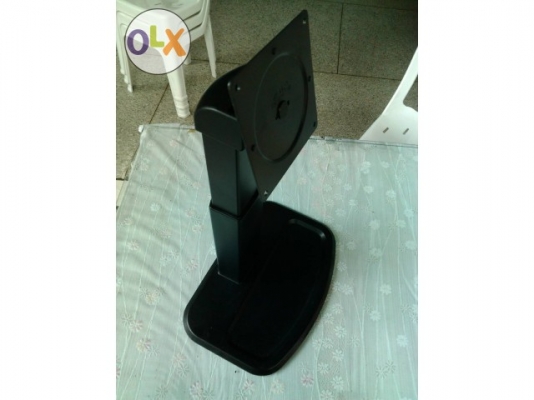 ขาจอคอมพิวเตอร์ ติดตั้งง่าย ใช้ได้กับจอคอมพิวเตอร์หลายขนาด ปรับสูงต่ำและหมุนปรับองศาได้ครับ สภาพสวย แข็งแรงทนทาน สนโทรมาคุยกันครับ