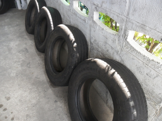 ยาง Continental 205R16ปี10 สวยๆ 4 เส้น ราคา 2500 บาท ยาง Continental 205R16ปี10 สวยๆ 4 เส้น ราคา 2500 บาท