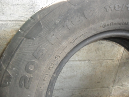 ยาง Continental 205R16ปี10 สวยๆ 4 เส้น ราคา 2500 บาท ยาง Continental 205R16ปี10 สวยๆ 4 เส้น ราคา 2500 บาท