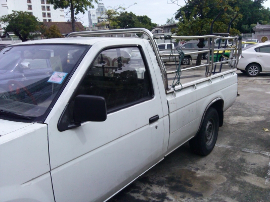 ขายนิสันbig m ฝาขาว