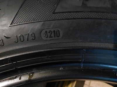ยาง Pirelli 235/60/18 ปี 10 ยาง Pirelli 235/60/18 ปี 10