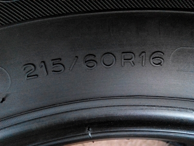 ยาง Michelin 215/60/16 ปี 12 ยาง Michelin 215/60/16 ปี 12