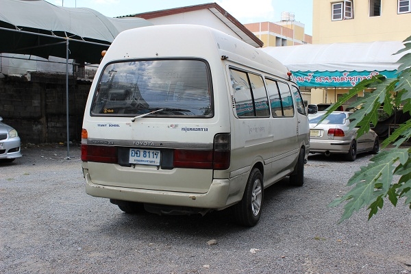 รถตู้หลังคาสูง มือเดียวป้ายแดง 2.8 ดีเซล