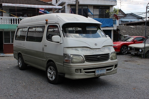 รถตู้หลังคาสูง มือเดียวป้ายแดง 2.8 ดีเซล