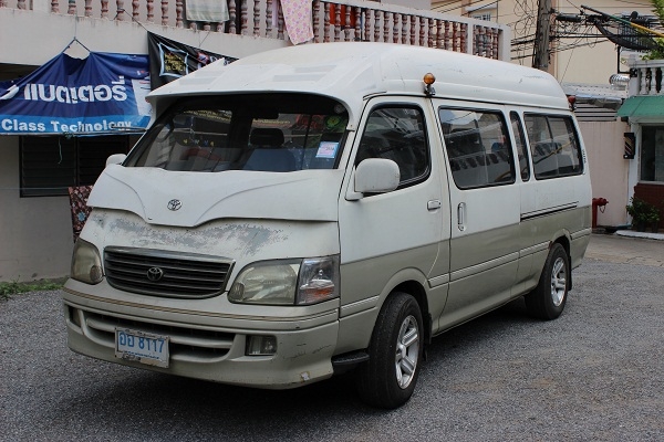 รถตู้หลังคาสูง มือเดียวป้ายแดง 2.8 ดีเซล