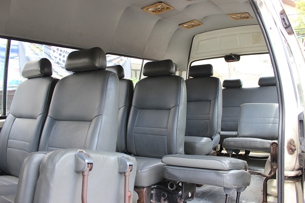 รถตู้หลังคาสูง มือเดียวป้ายแดง 2.8 ดีเซล