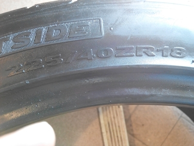ยาง Hankook 225/40/18 ปี 12 ยาง Hankook 225/40/18 ปี 12