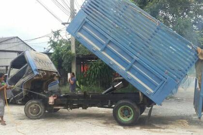 ดั้มเกษตรคอกสูง ISUZU NKR เครือง 88 แรง มีสโลกลาง เครื่องติดได้ วิ่งได้ ดั้มได้ ** ไม่มีทะเบียน **