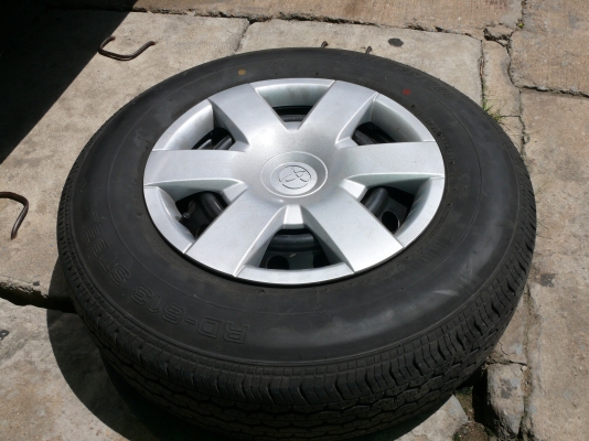 ขายล้อพร้อมยางติดรถโตโยต้า คอมมูเตอร์