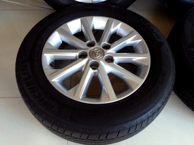 แม็กซ์พร้อมยาง TOYOTA NEW CAMRY 2013-2014 -ยางสวยมาก MICHELIN PRIMACY LC 215-60-16 ปี 2012-13 ตจว ส่งได้