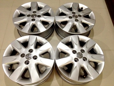 แม็กซ์ NISSAN MARCH 15 นิ้ว 4รู100 ตจวส่งได้