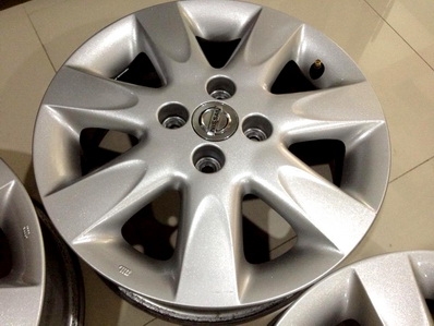 แม็กซ์ NISSAN MARCH 15 นิ้ว 4รู100 ตจวส่งได้