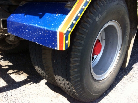 ขายดาว์น Isuzu 360 ปี 55 กระบะดัมพ์อู่เปี๊ยกบ้านโป่ง แม่ 6.20 เมตร ลูก 7 เมตร แม่ยางเรเดียน 70\%