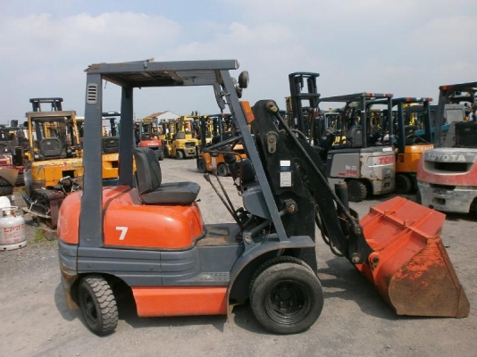 ขายรถโฟล์คลิฟท์ toyota รุ่น 4sgl4 อัศม์เดช 083-0115117