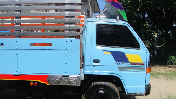 ISUZU NPR เครื่องดี คัสฃีสวย ดาวน์75000 ผ่อน6600/48เดือน ภาษี-พรบ.เต็มปี