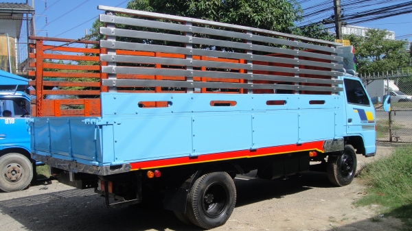 ISUZU NPR เครื่องดี คัสฃีสวย ดาวน์75000 ผ่อน6600/48เดือน ภาษี-พรบ.เต็มปี