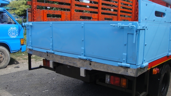 ISUZU NPR เครื่องดี คัสฃีสวย ดาวน์75000 ผ่อน6600/48เดือน ภาษี-พรบ.เต็มปี