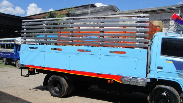 ISUZU NPR เครื่องดี คัสฃีสวย ดาวน์75000 ผ่อน6600/48เดือน ภาษี-พรบ.เต็มปี