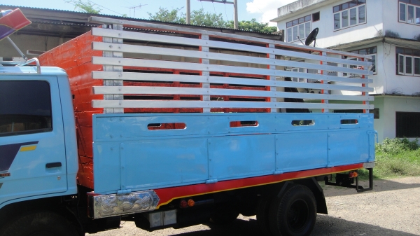 ISUZU NPR เครื่องดี คัสฃีสวย ดาวน์75000 ผ่อน6600/48เดือน ภาษี-พรบ.เต็มปี