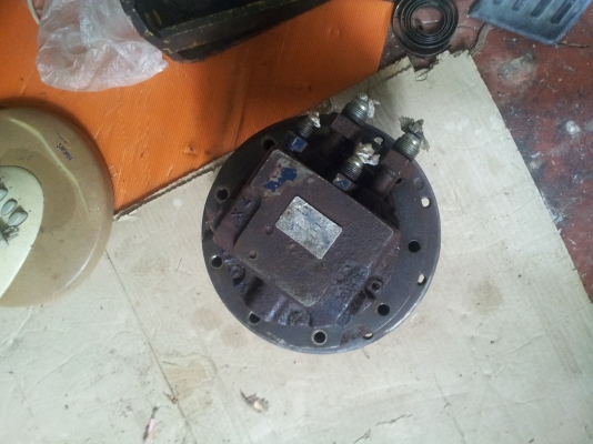 ขายตัวเดิน KOMATSU  PC 30-6 และ 7, PC 40 -6 และ7