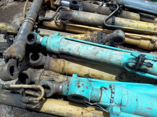 ขายกระบอกไฮโดริก KOMATSU  CAT KOBELCO  HITACHI  SUMITUMO  KATO