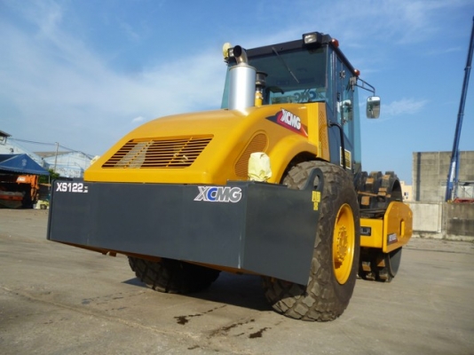 ขายรถบดขนาด 12 ตัน รถใหม่พร้อมเปลือกหนาม