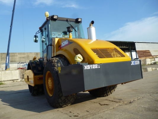 ขายรถบดขนาด 12 ตัน รถใหม่พร้อมเปลือกหนาม