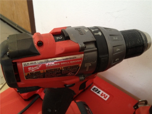 ชุดสว่านไร้สาย Milwaukee 2797-22 มีสว่านกระแทกและสว่านไขควง กล่องใหญ่มาก